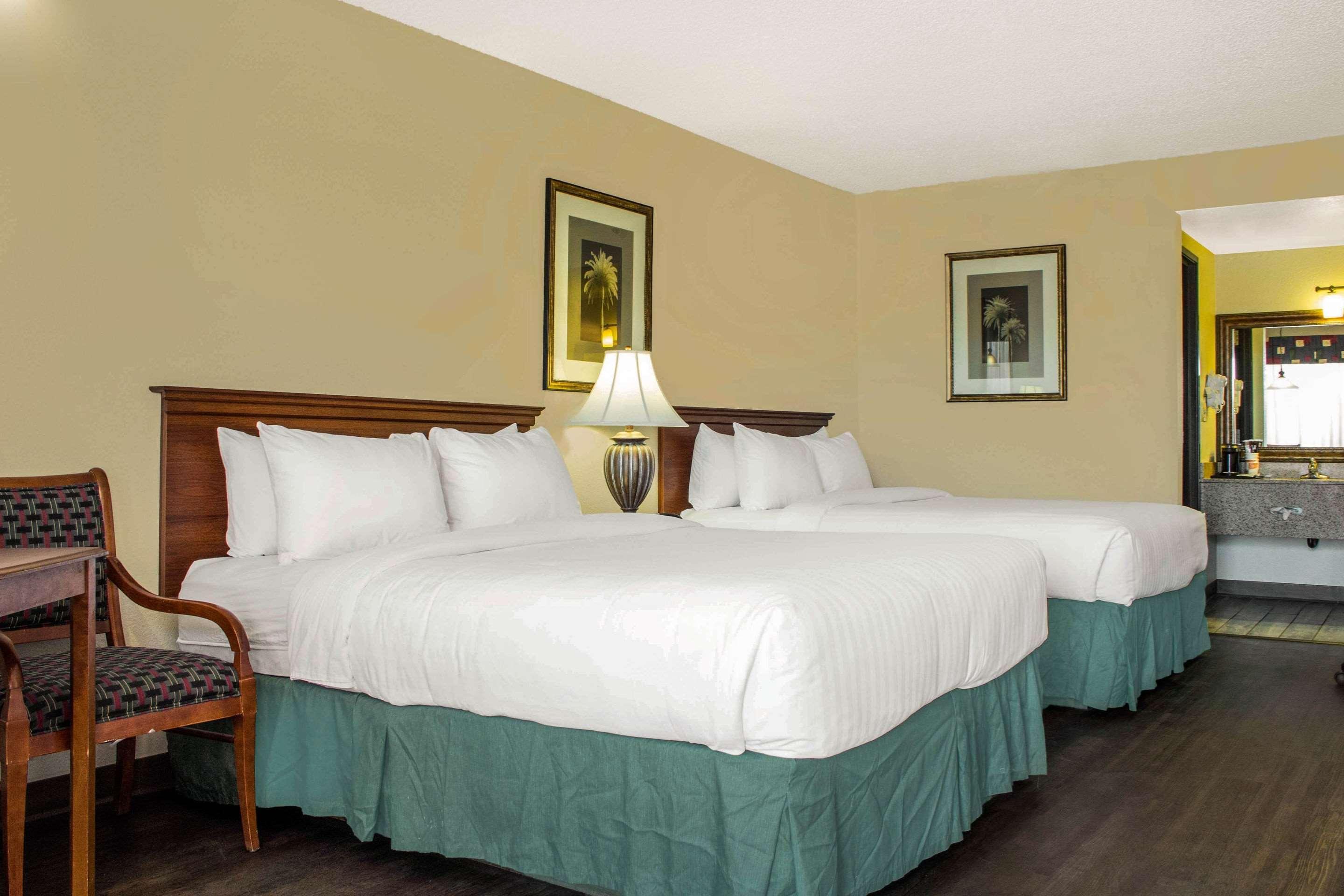 Quality Inn Benson I-10 Exit 304 Exteriör bild