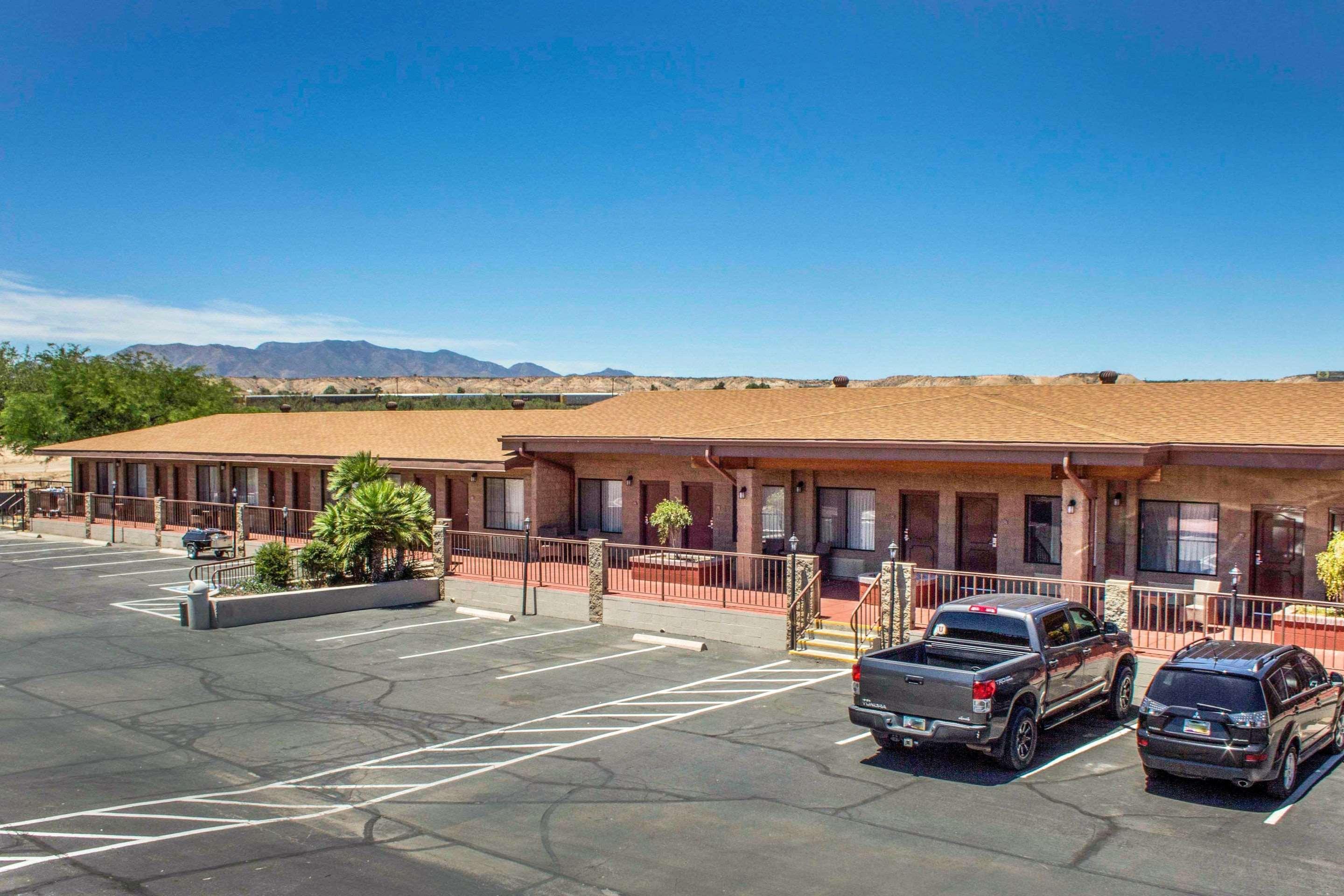 Quality Inn Benson I-10 Exit 304 Exteriör bild