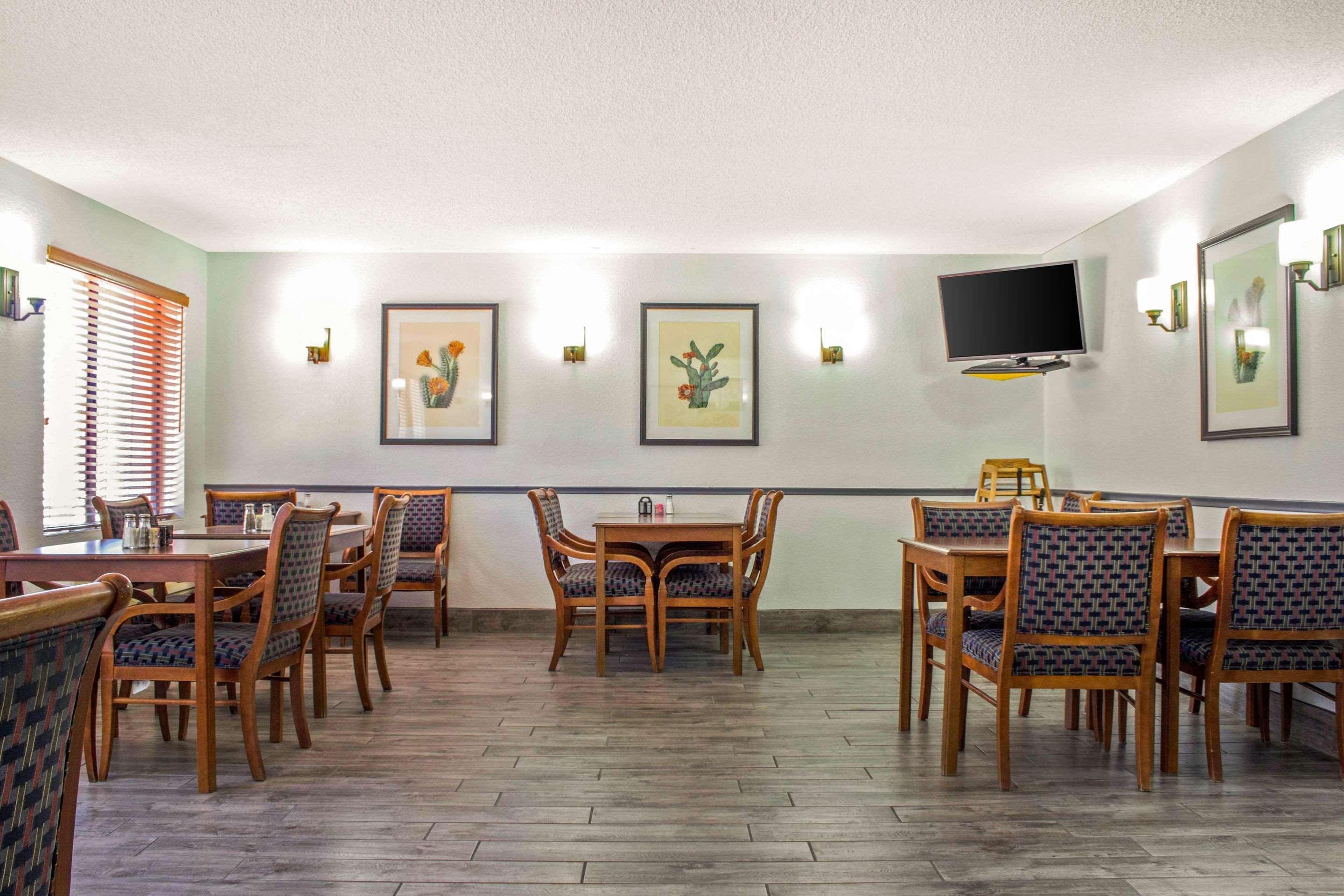 Quality Inn Benson I-10 Exit 304 Exteriör bild